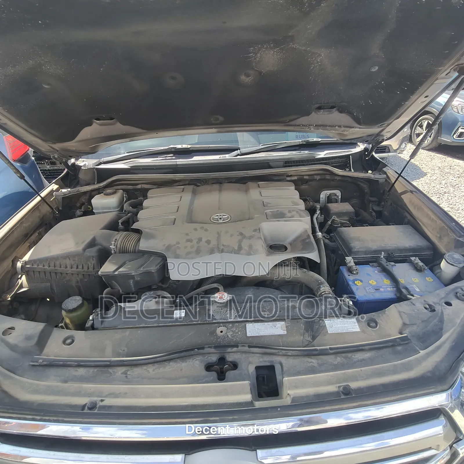 Toyota Land Cruiser 4.6 V8 ZX 2019 Gray