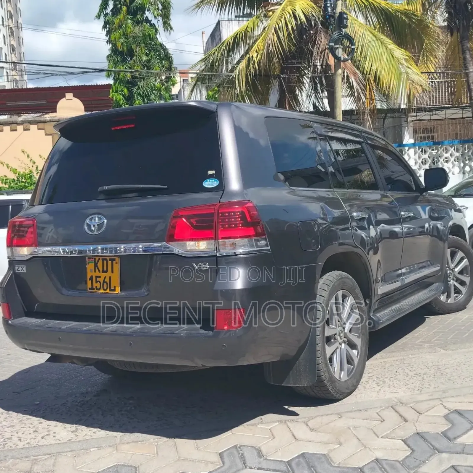 Toyota Land Cruiser 4.6 V8 ZX 2019 Gray