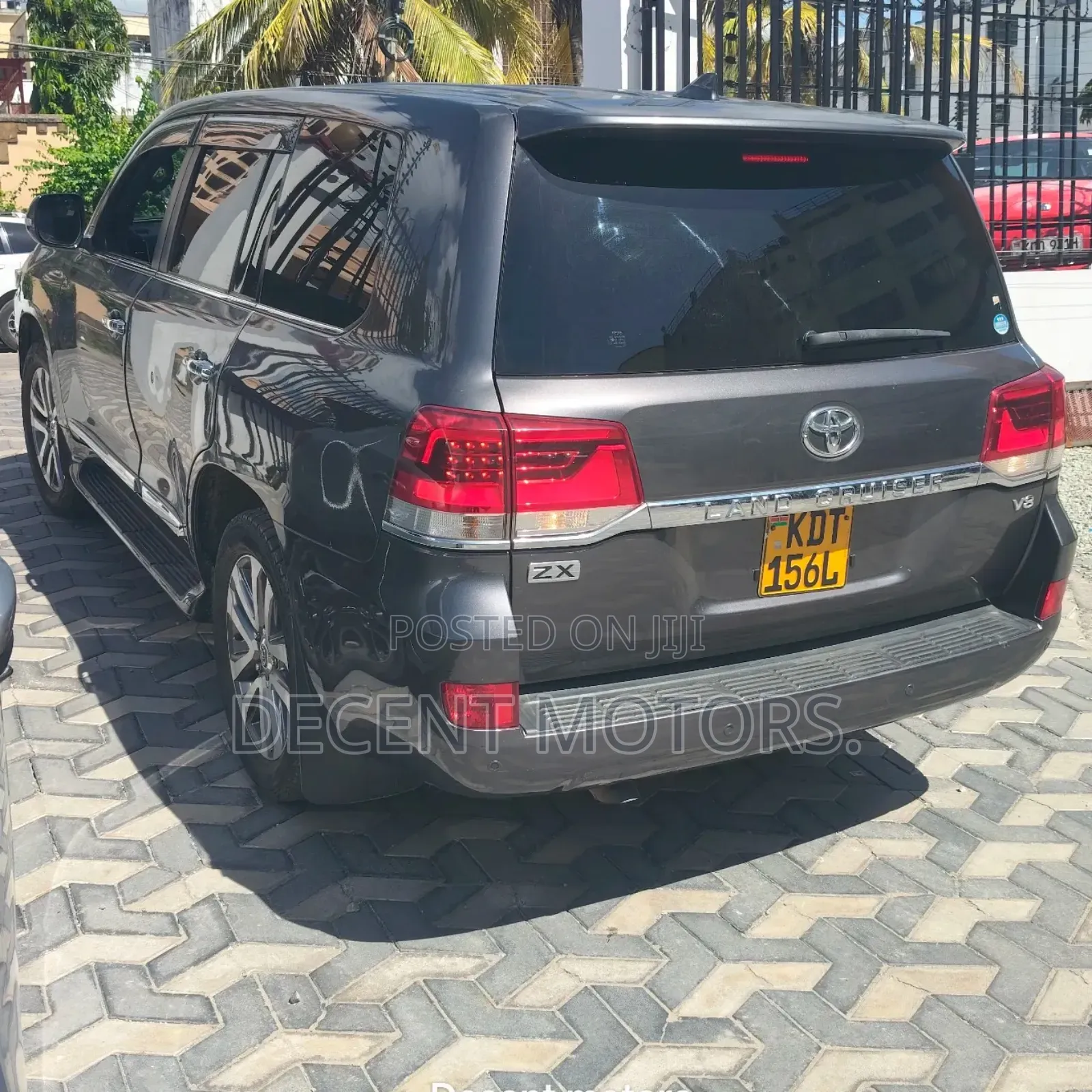 Toyota Land Cruiser 4.6 V8 ZX 2019 Gray