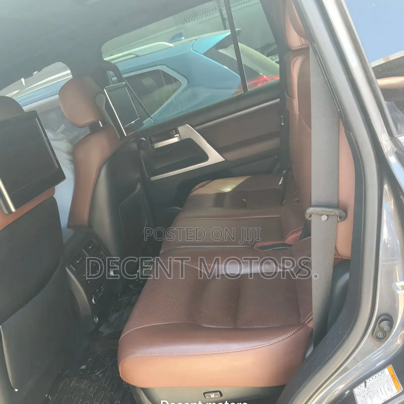 Toyota Land Cruiser 4.6 V8 ZX 2019 Gray