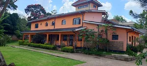 5bdrm Maisonette in Ridgeways for sale