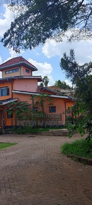 5bdrm Maisonette in Ridgeways for sale