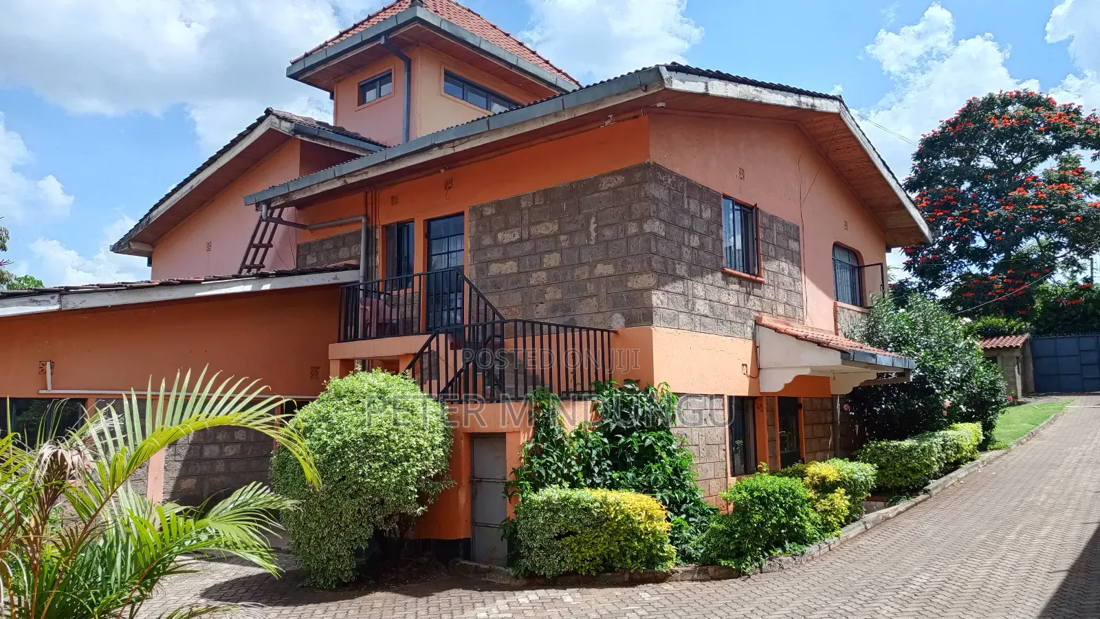 5bdrm Maisonette in Ridgeways for sale