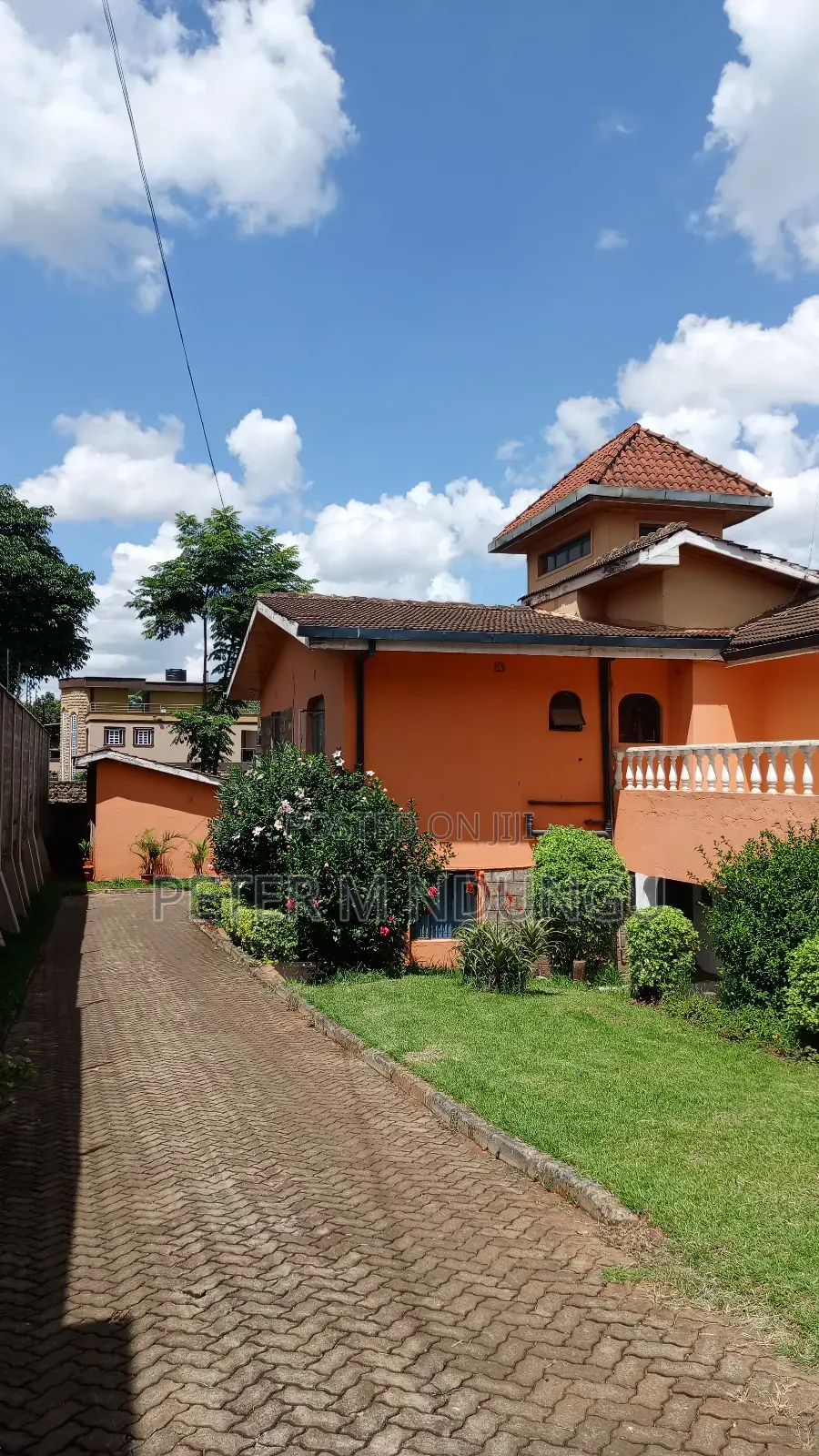 5bdrm Maisonette in Ridgeways for sale