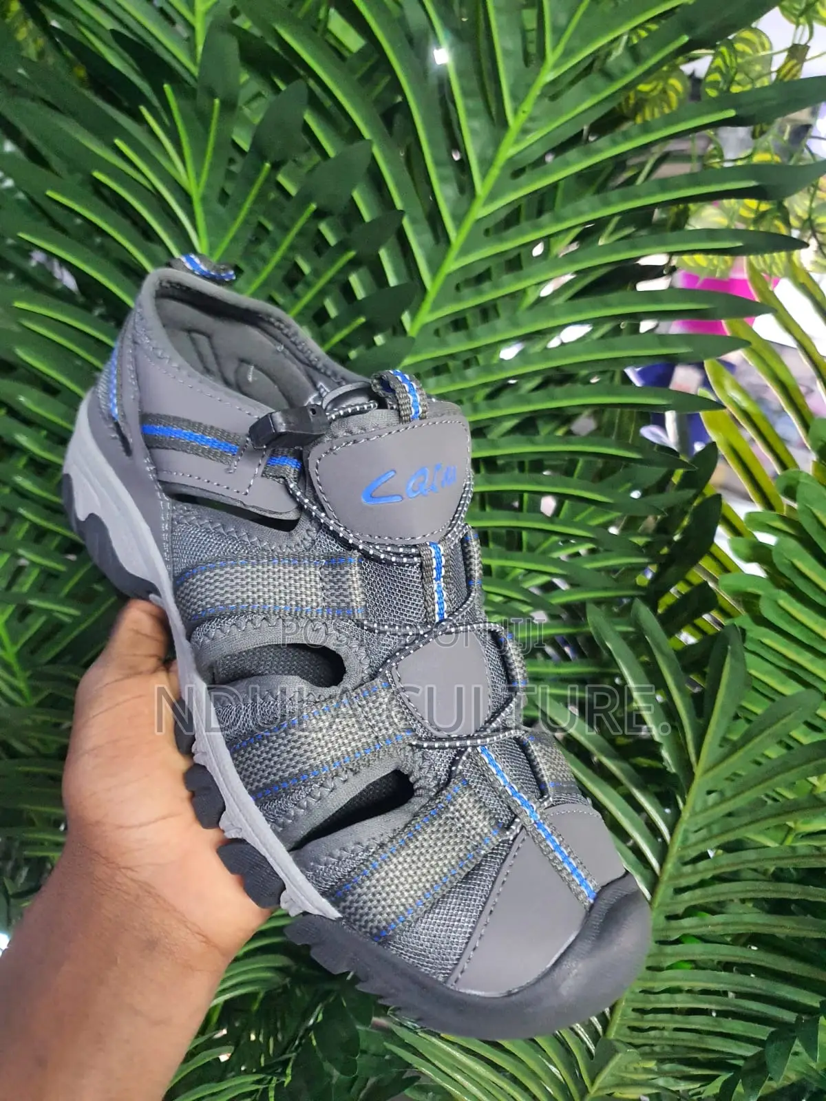 Catrn Closed Toe Hiking Sandals