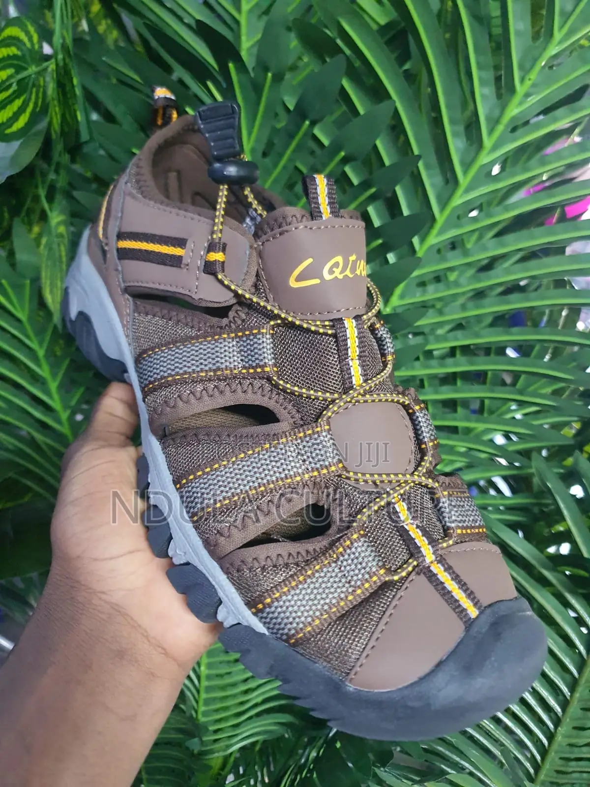 Catrn Closed Toe Hiking Sandals