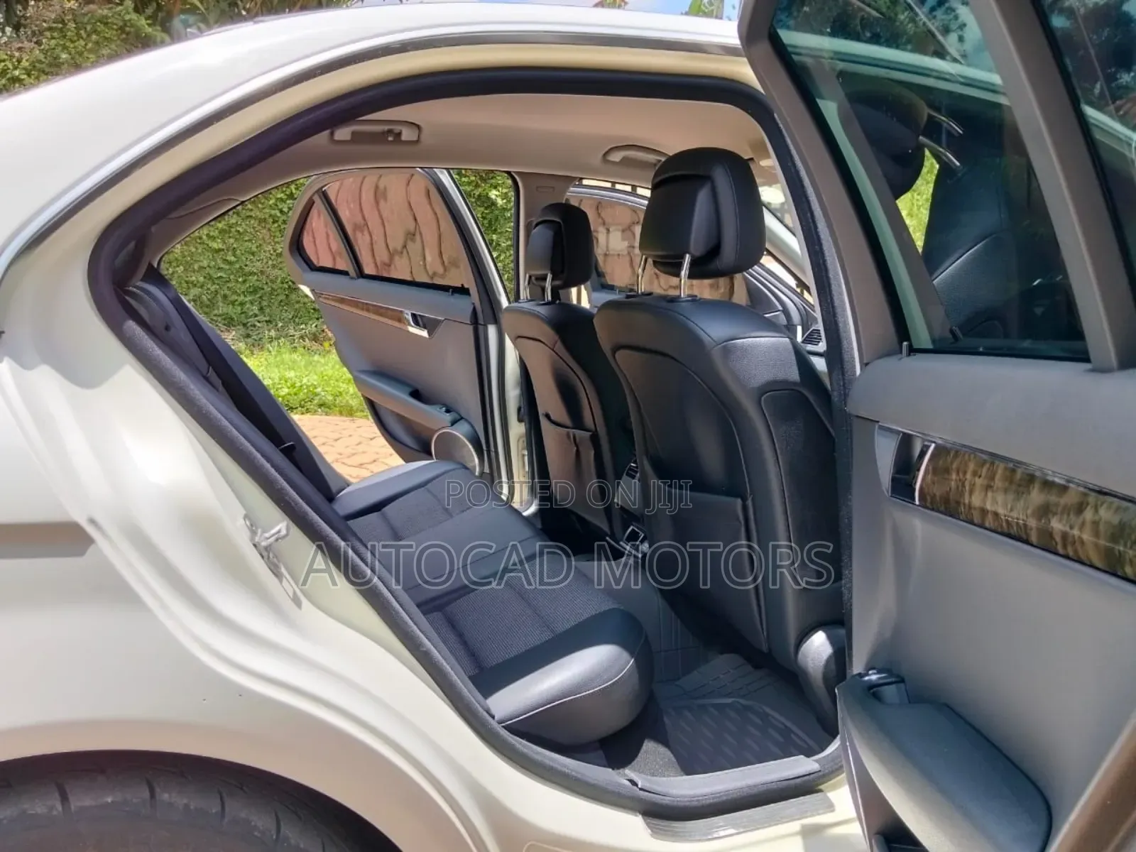 Mercedes-Benz C200 2009 White