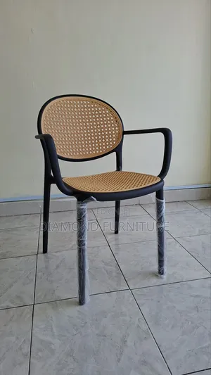 Modern Rattan Plastic Dining Chair With Armrest /Restaurant Chair