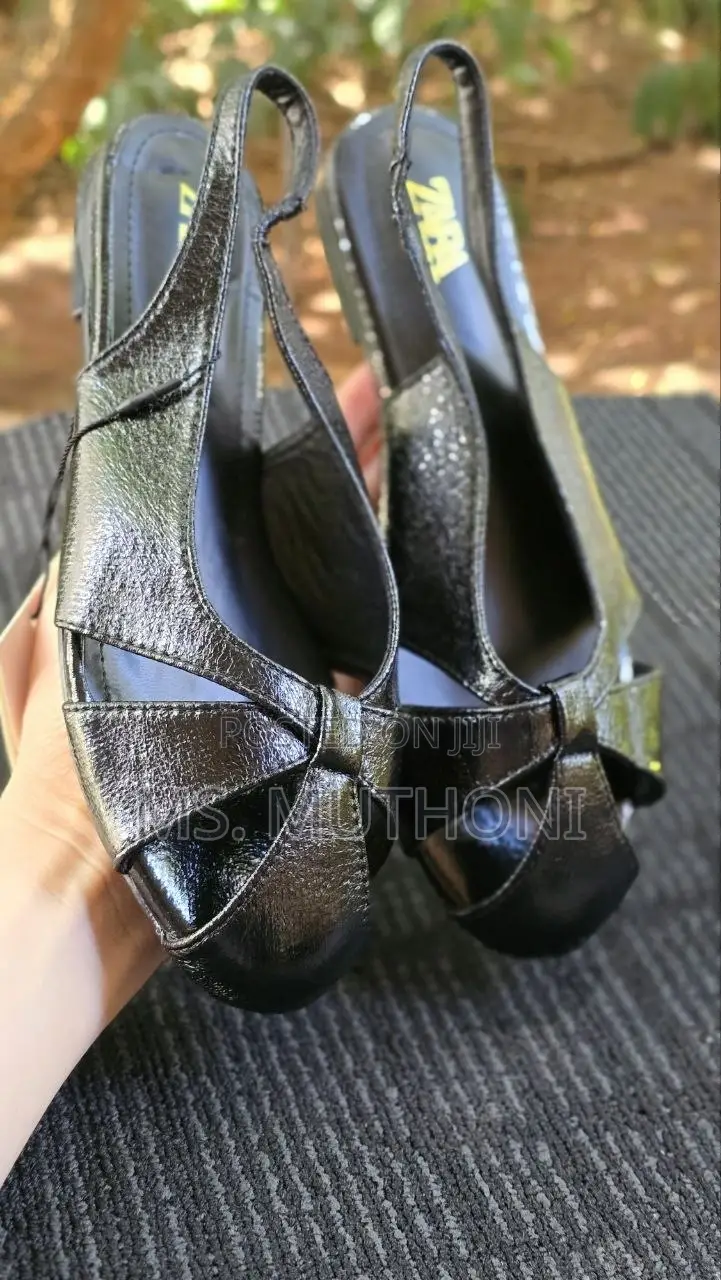 Zara Fashion Sandals Feature a Knotted Detail Size 37-42