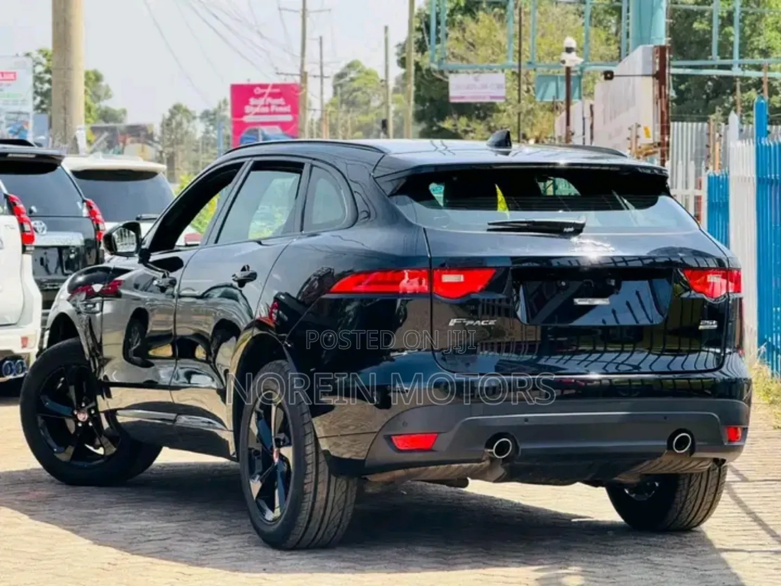 Jaguar F-Pace 2018 Blue