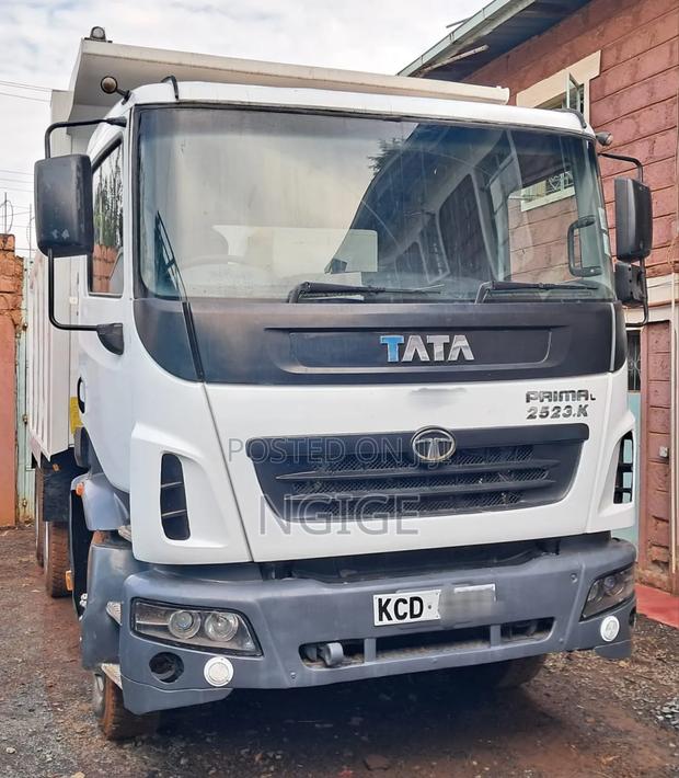 Tata Prima Tipper Lorry - thumbnail 2