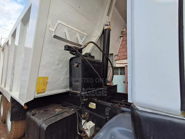 Tata Prima Tipper Lorry - thumbnail 5