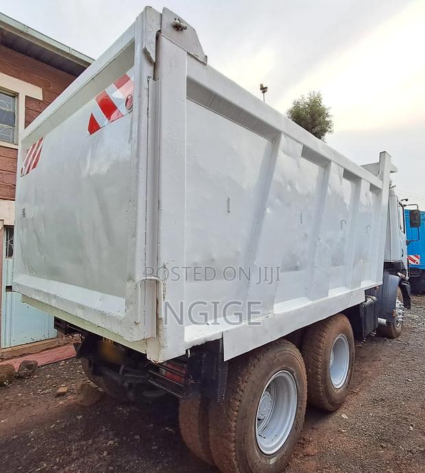 Tata Prima Tipper Lorry - thumbnail 6