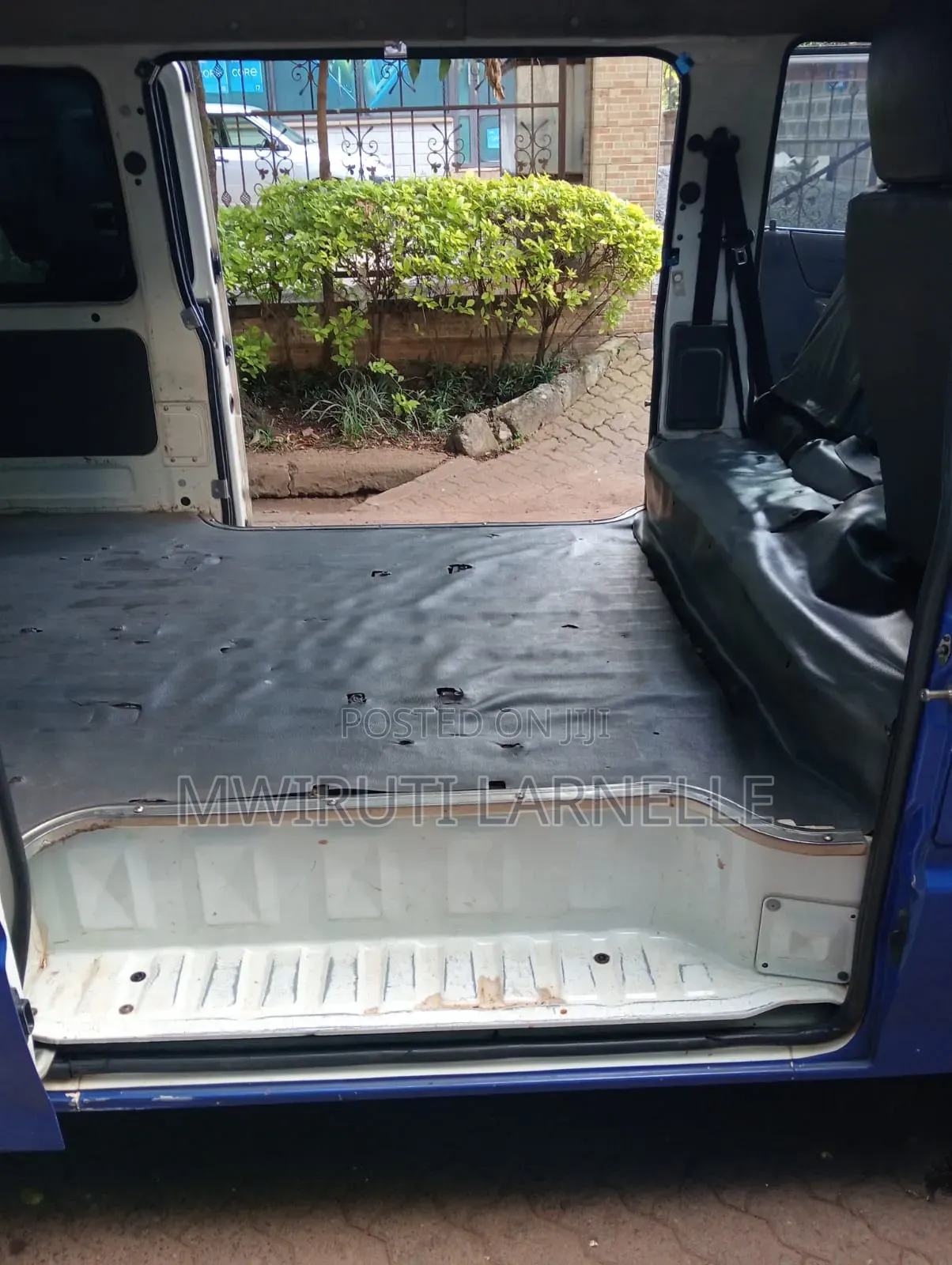 Mazda Bongo 2013 Blue