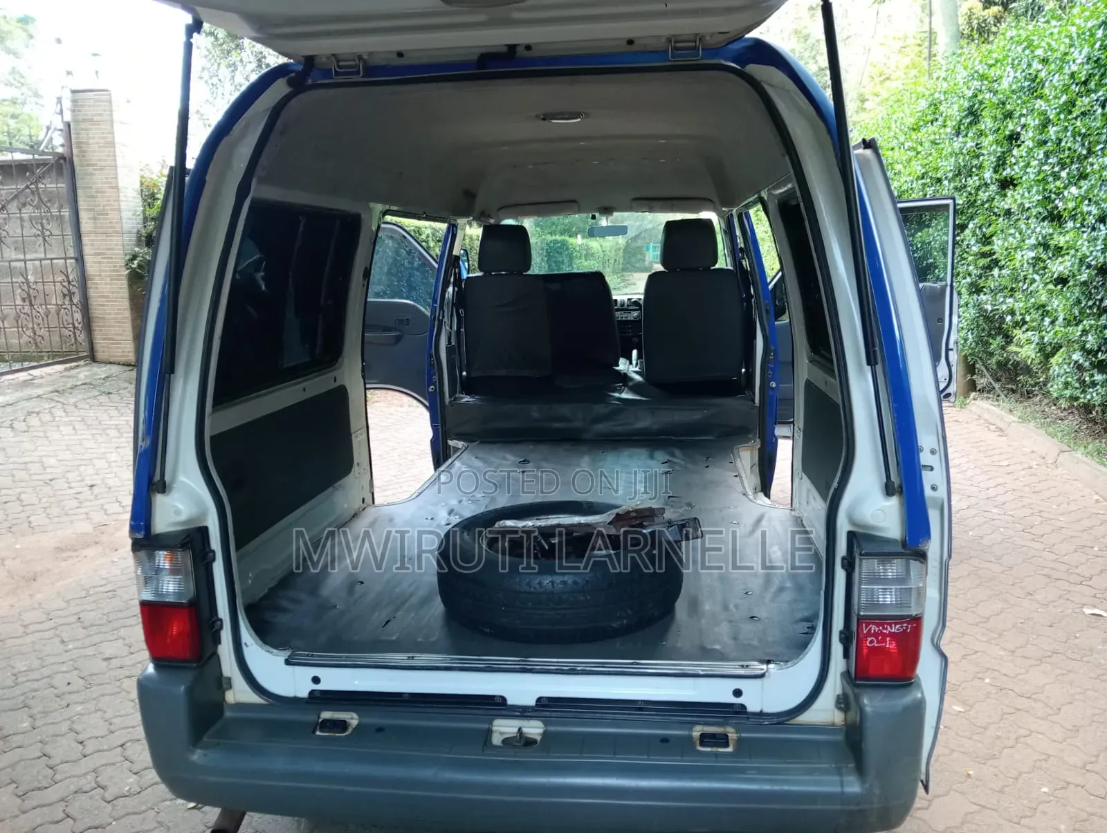 Mazda Bongo 2013 Blue