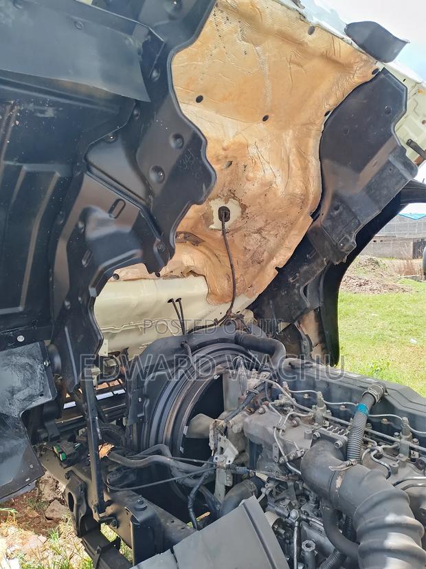 Isuzu 33l FRR - thumbnail 4