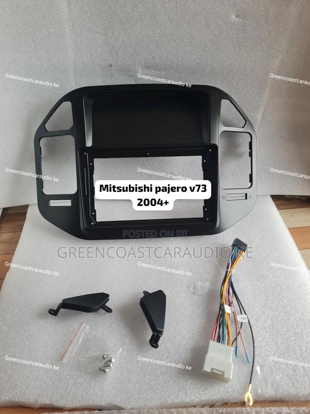 Mitsubishi Pajero 2000+ V73 Android Radio Frame or Console - main view