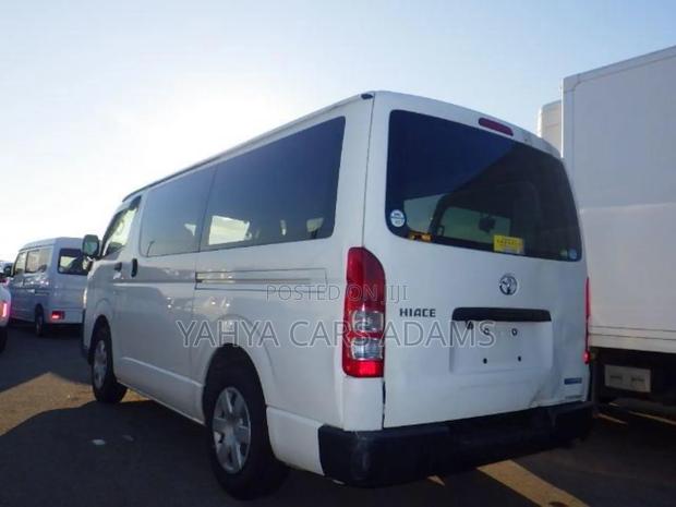 Toyota HiAce 2020 White - thumbnail 5