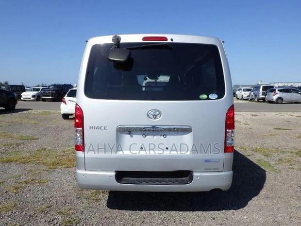 Toyota HiAce 2020 Silver - thumbnail 5