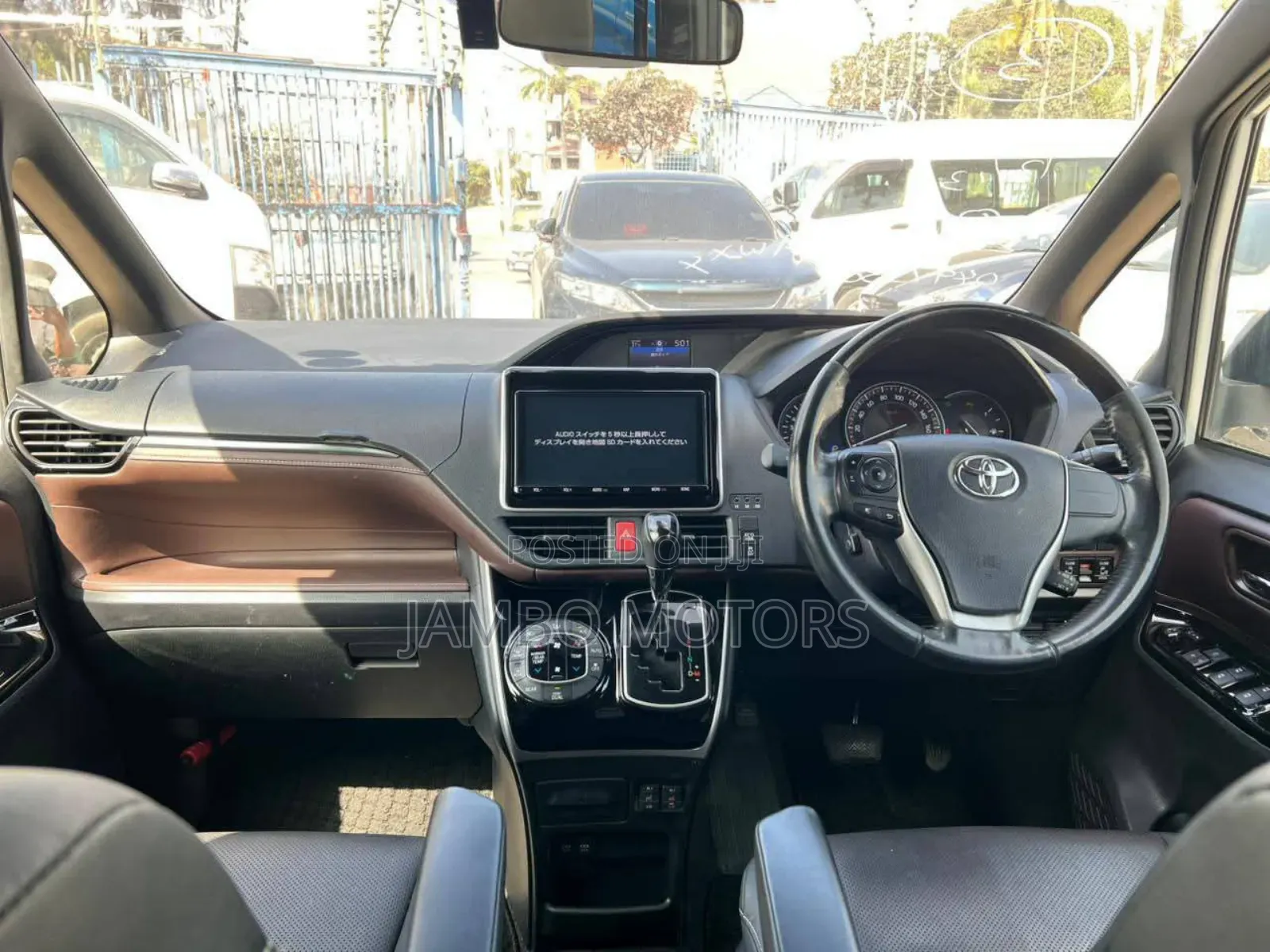 Toyota Esquire 2.0 FWD (7 seater) 2020 White