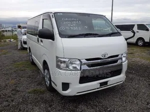 Toyota HiAce 2018 White