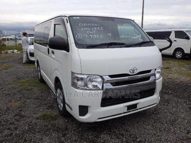 Toyota HiAce 2018 White