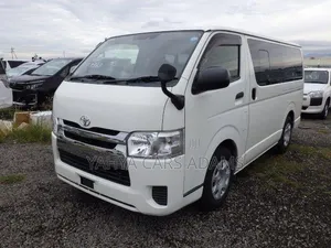 Toyota HiAce 2018 White