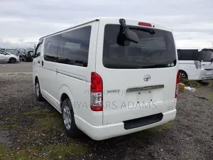 Toyota HiAce 2018 White