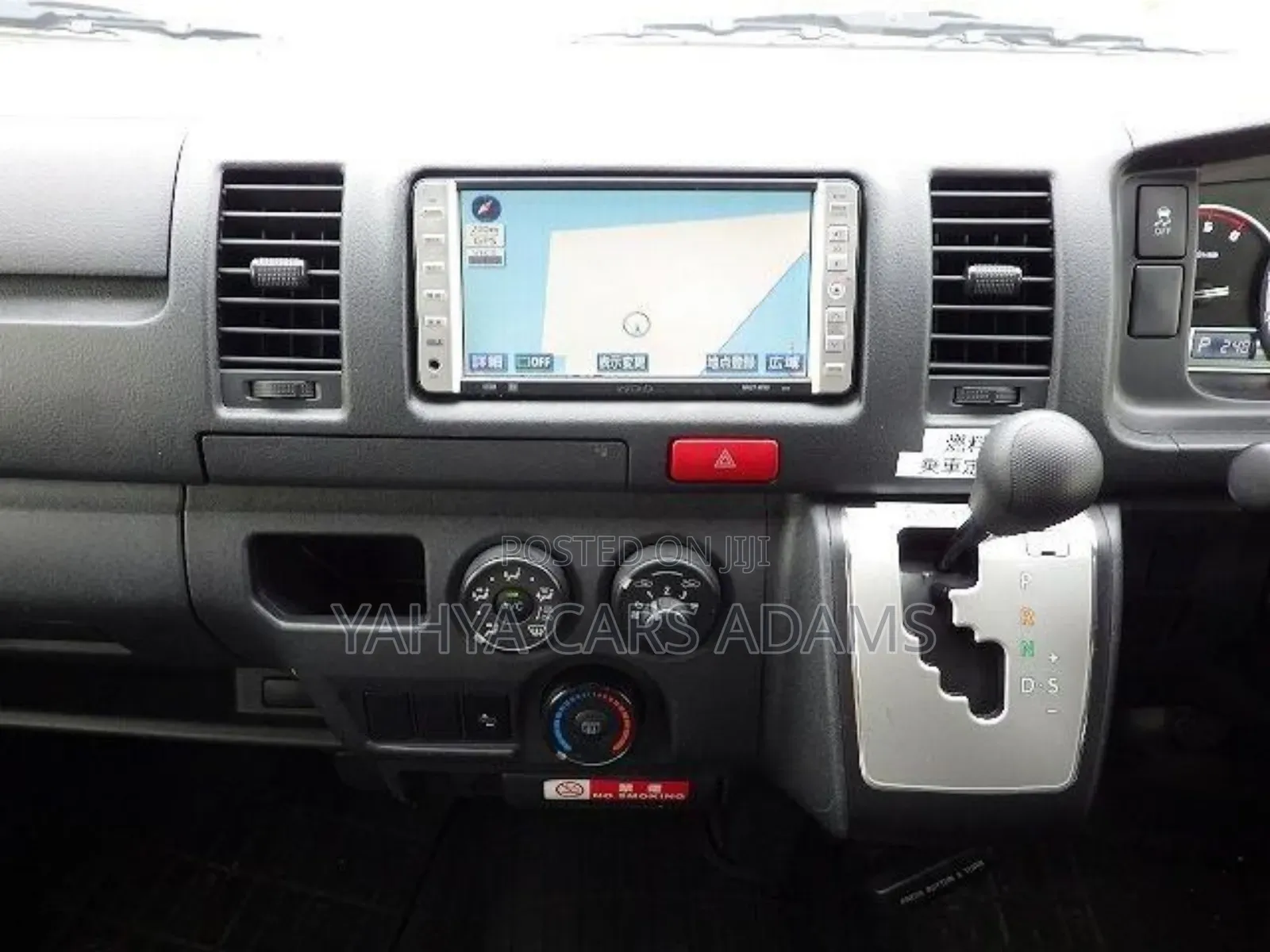 Toyota HiAce 2018 White