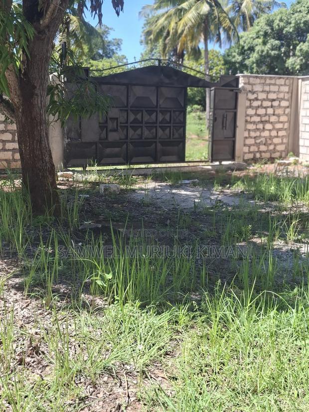 Quarter of Acre Plot for Sale With Ready Title Deed - thumbnail 5