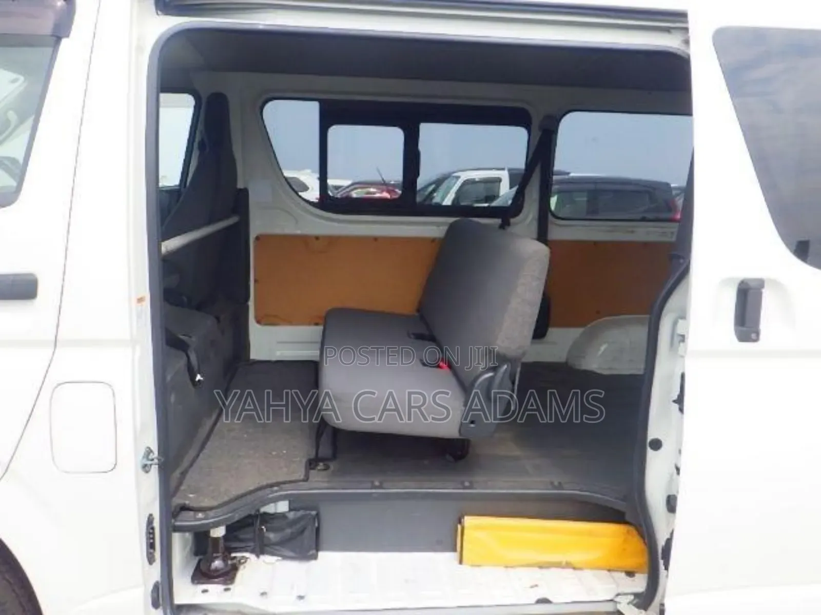 Toyota HiAce 2018 White