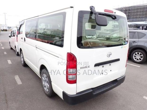 Toyota HiAce 2019 White