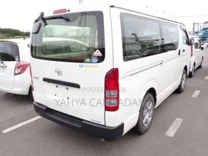 Toyota HiAce 2019 White