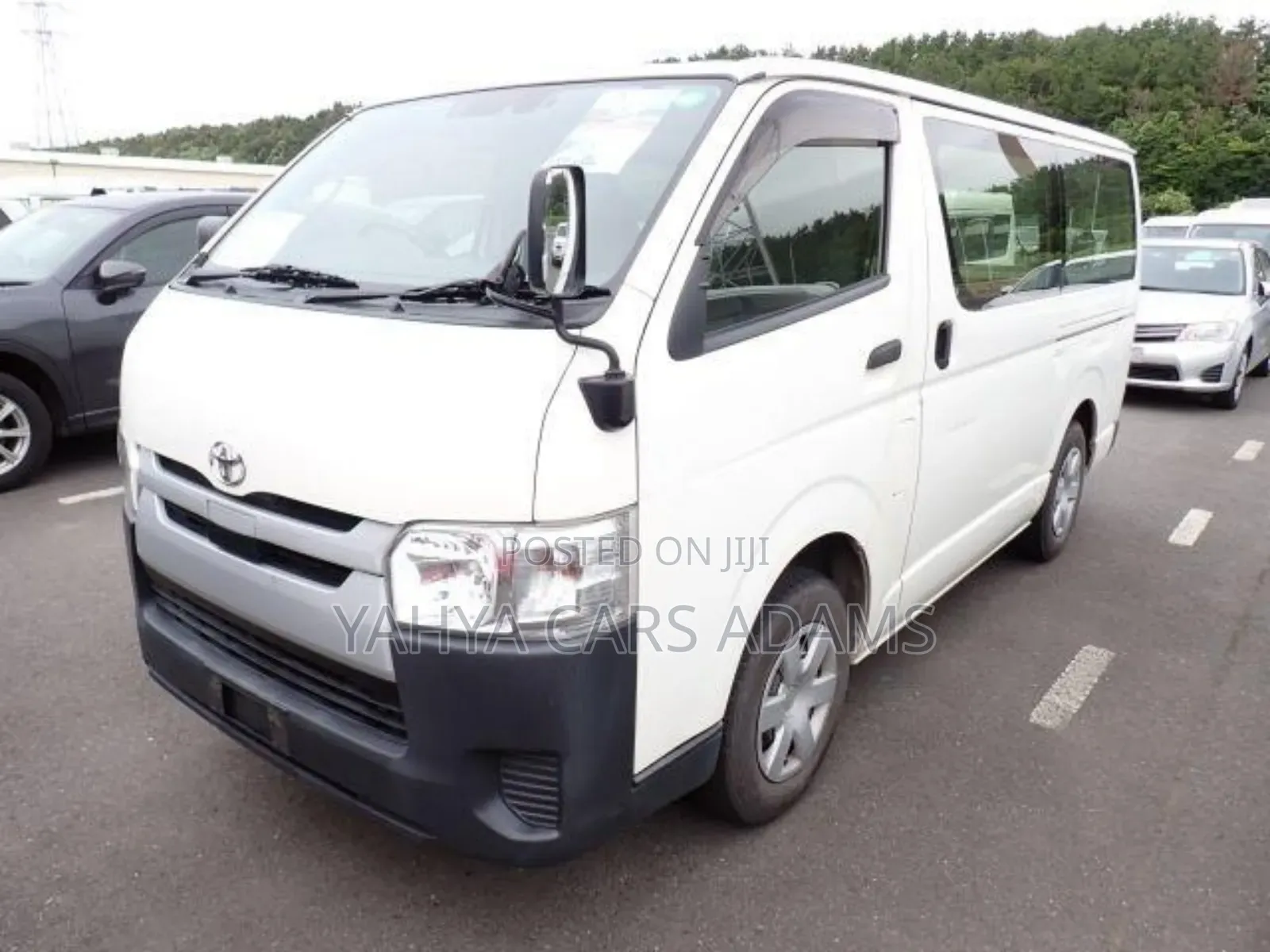 Toyota HiAce 2019 White