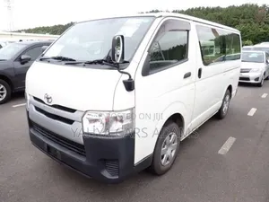 Toyota HiAce 2019 White