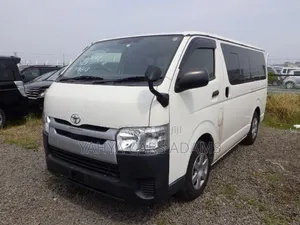 Toyota HiAce 2018 White
