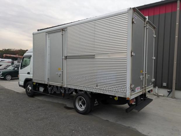 Mitsubishi Canter - thumbnail 2