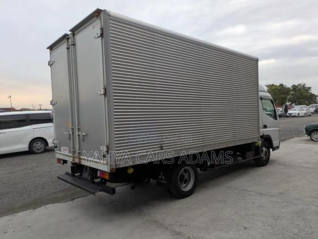 Mitsubishi Canter - thumbnail 3