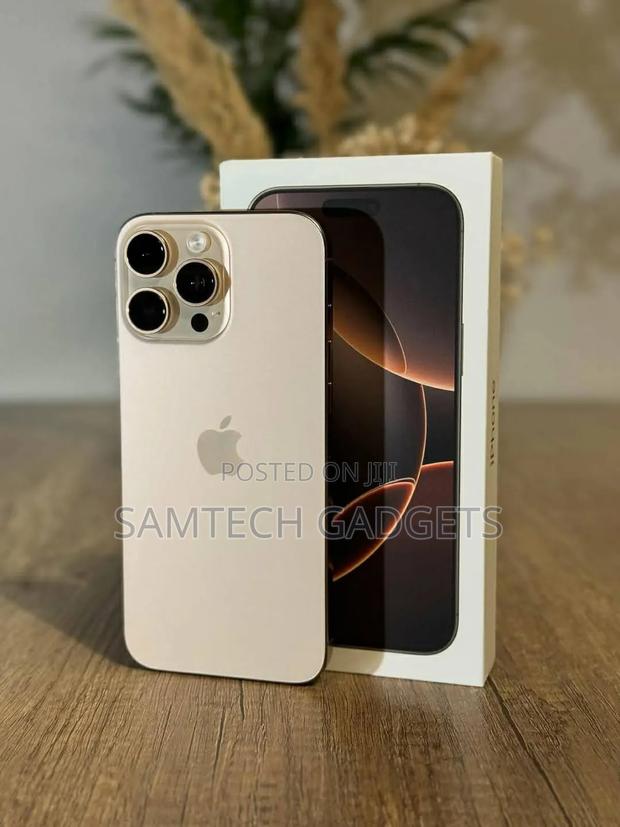 Apple iPhone 16 Pro Max 256 GB Gold - thumbnail 2