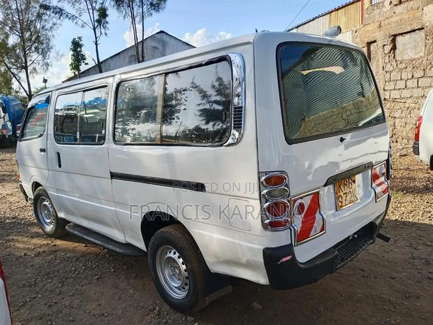 Toyota HiAce 2003 White - thumbnail 2