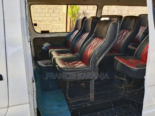 Toyota HiAce 2003 White - thumbnail 5