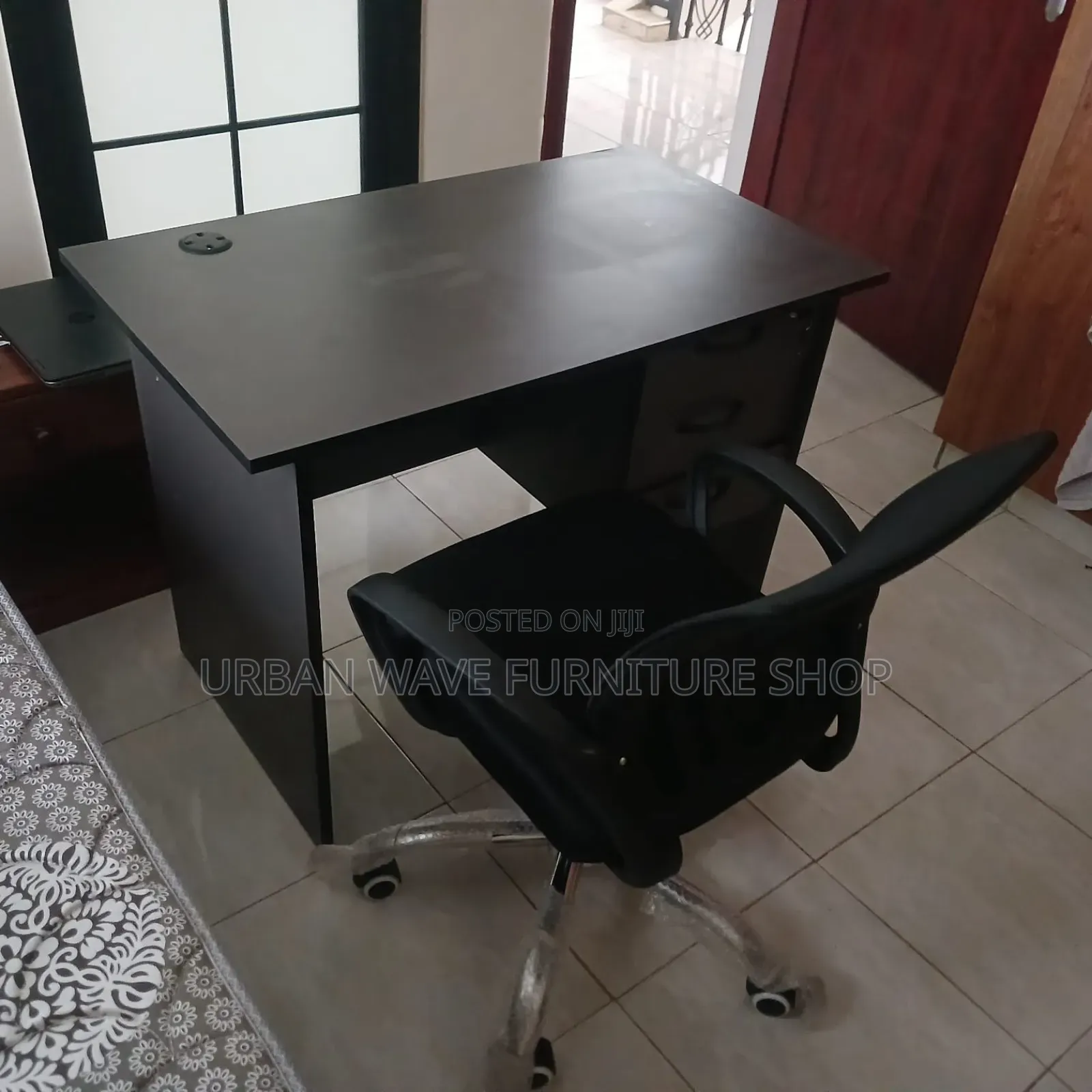 Office Desk+Mesh Chair