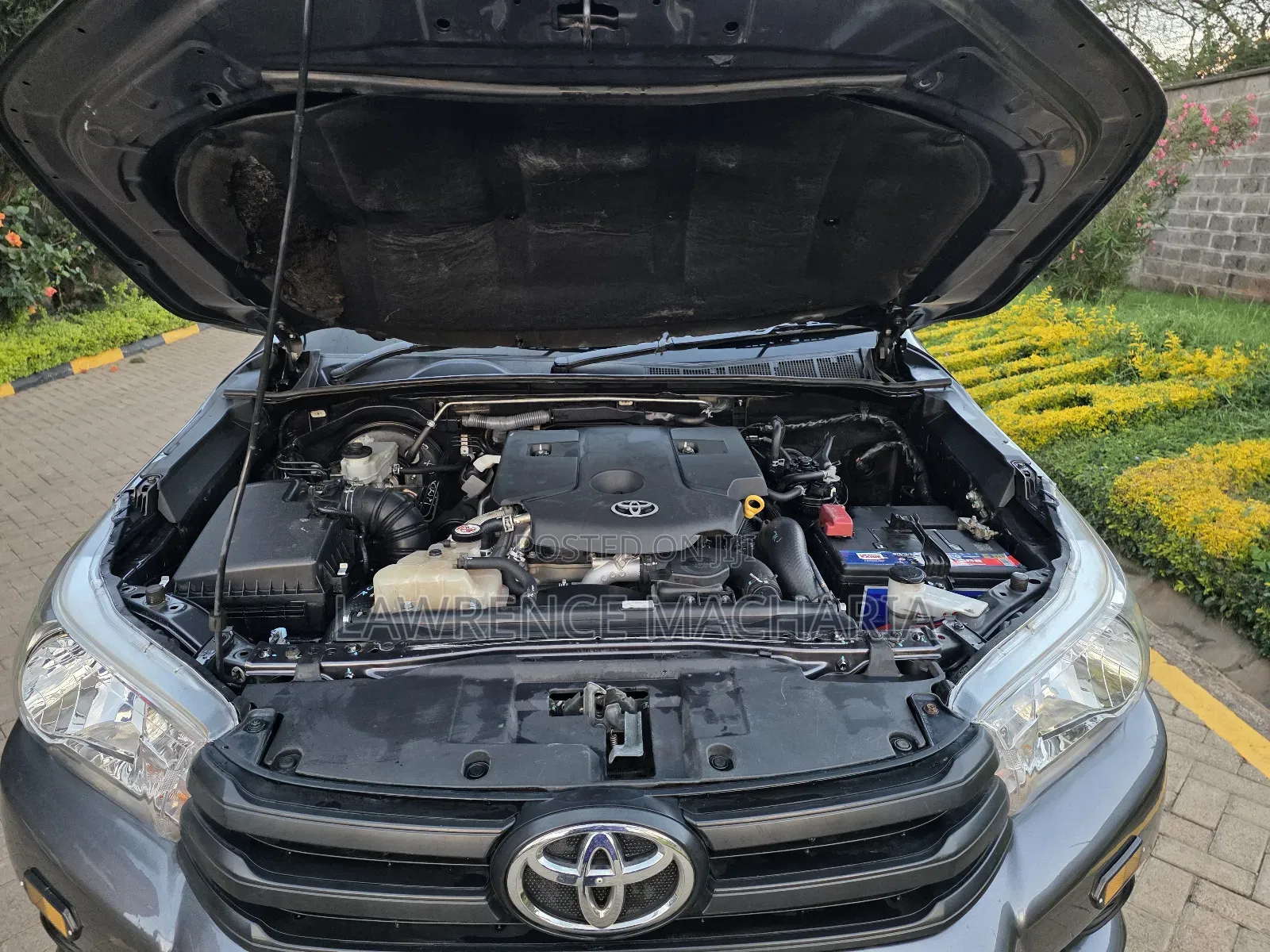 Toyota Hilux 2021 Gray