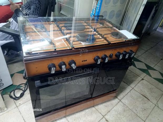 Brown in Color Von Cooker