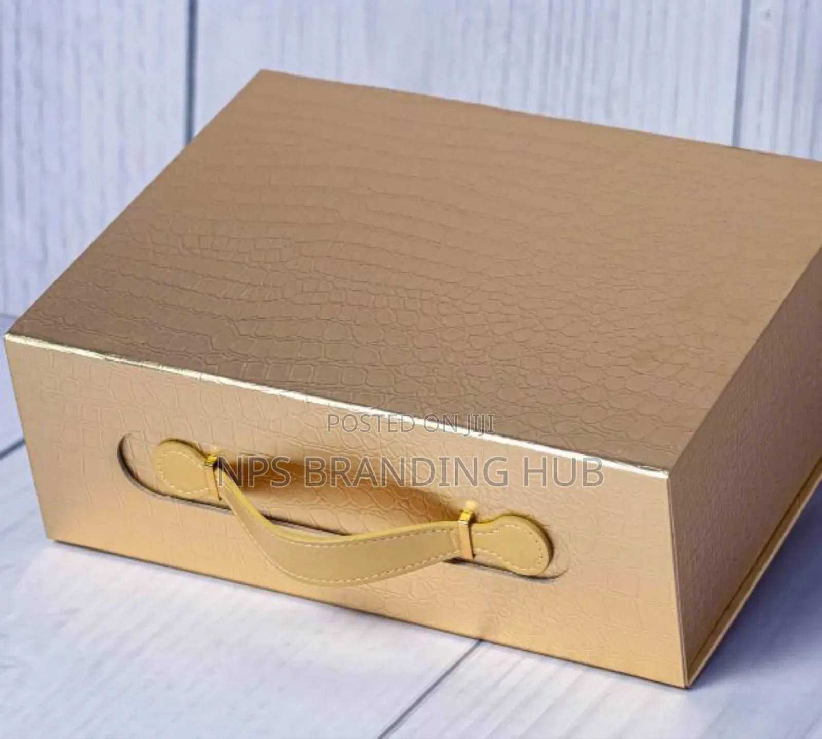 A4 Handle Gift Box. Hub