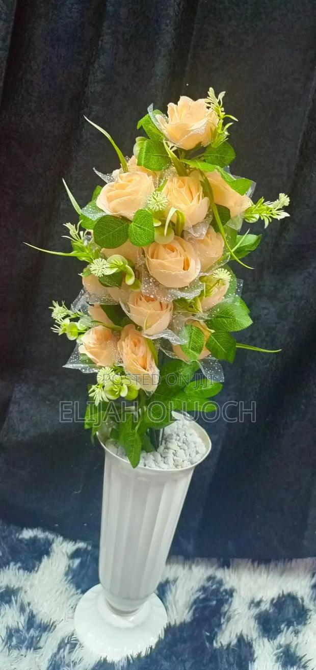 Elegant Artificial Flower Decors - thumbnail 2