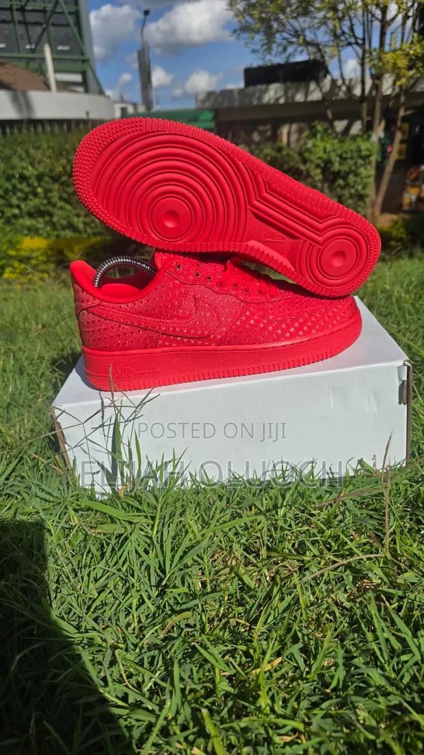 Quality Nike Airforce Valentine's Day 2026 - thumbnail 2