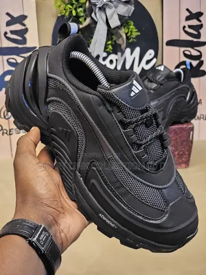 Adidas "Wonder Runner