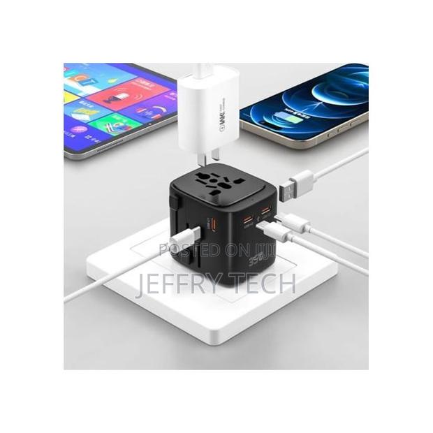 35w Universal Travel Adapter - thumbnail 2