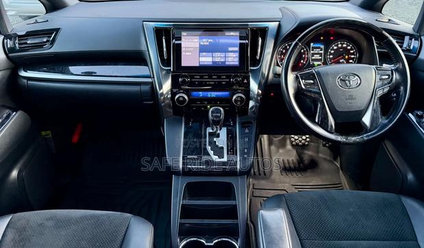 Toyota Vellfire 2020 White - thumbnail 8